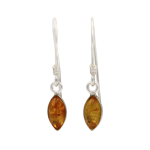 An Elegant Yellow Amber Necklaces Set presented in handcrafted .925 Sterling Silver