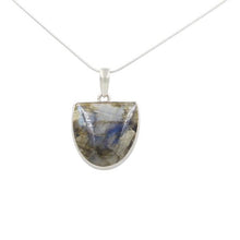 Load image into Gallery viewer, Beutiful Semi-Oval Labradorite Pendant
